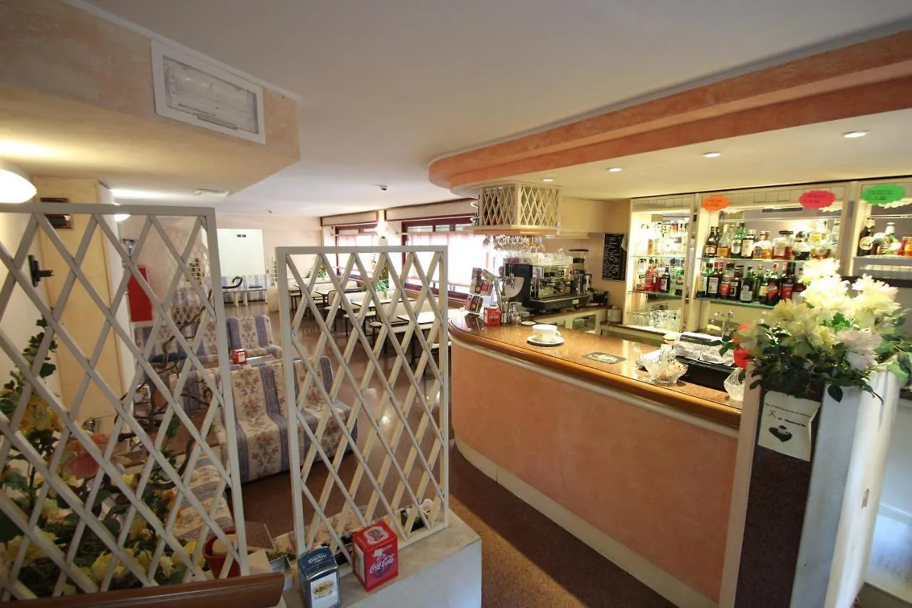 Hotel Colorado Rimini 3*,