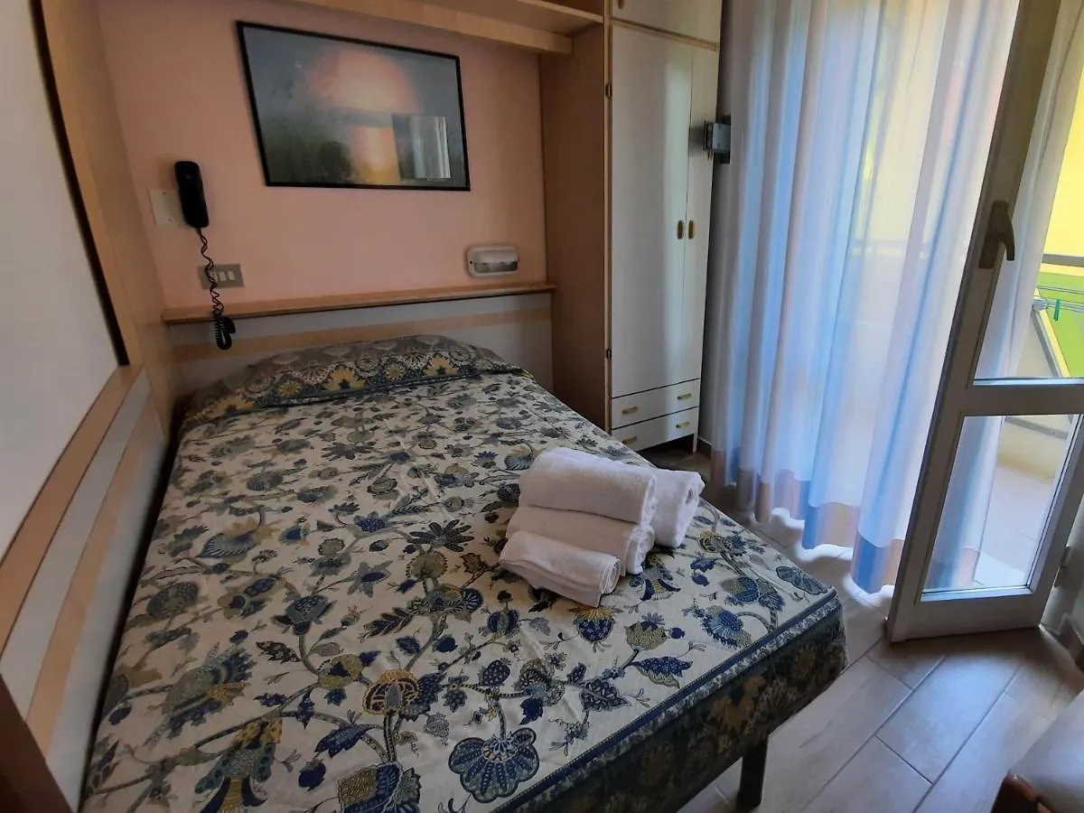 Hotel Colorado Rimini 3*,