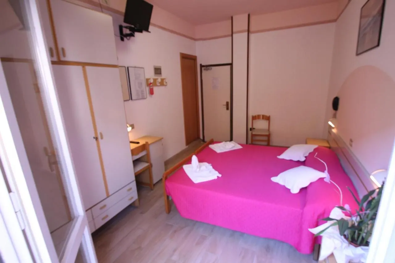 Hotel Colorado Rimini 3*,