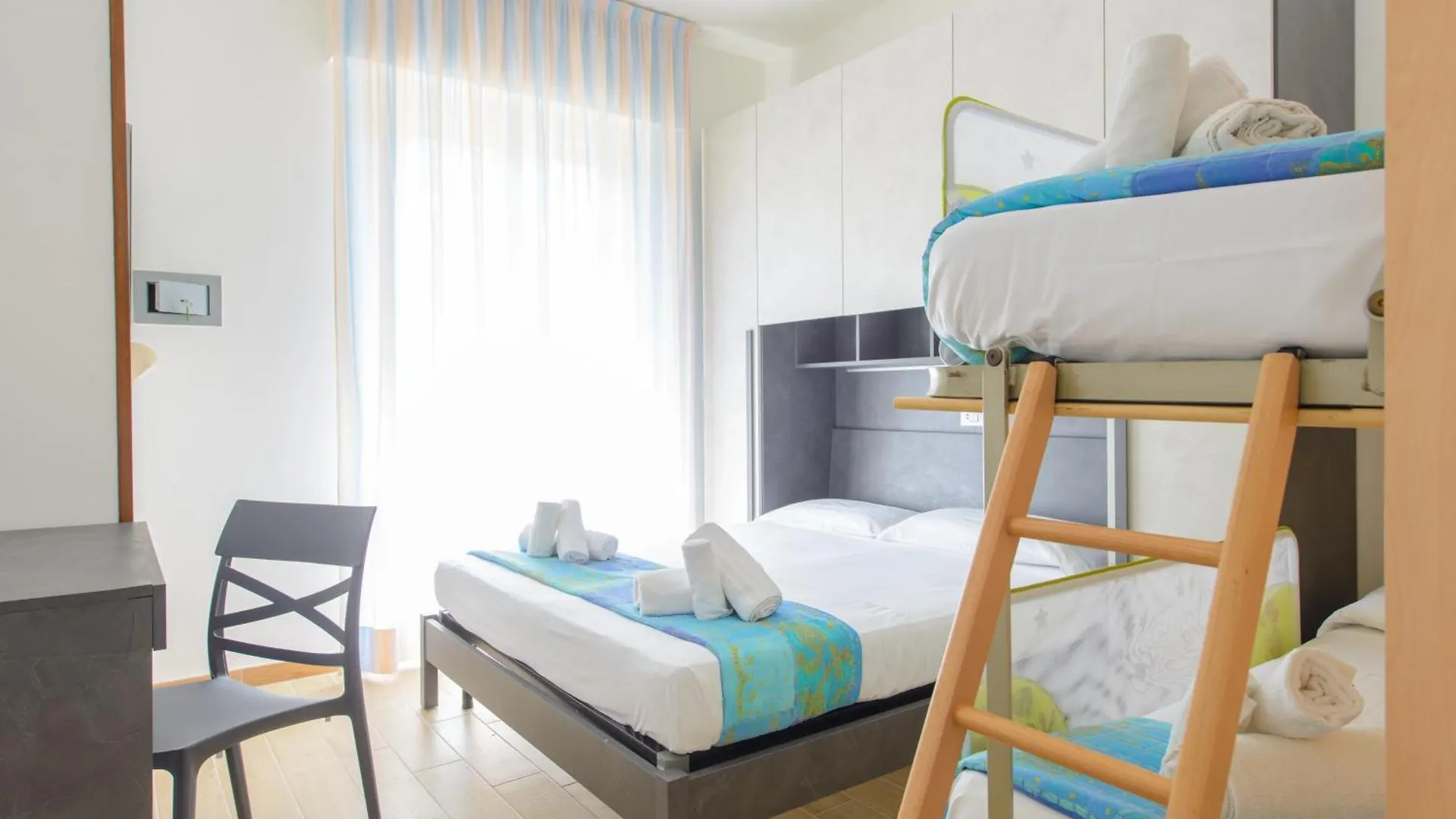 Hotel Colorado Rimini 3*,